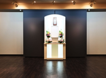 家族葬シンプルプランをイメージさせる祭壇の画像